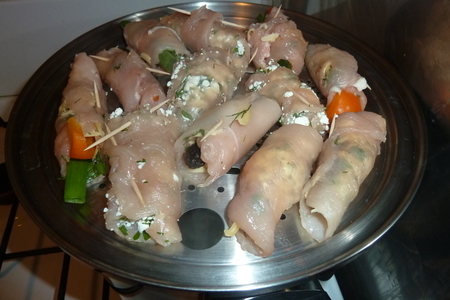 Асорти из  куриных рулетиков, приготовленные на пару со сливочно-лимонным соусом(еще один вариант): шаг 8