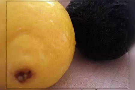 Салат со спаржей, клубникой и авокадо: шаг 3