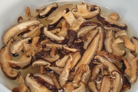 Тайский рыбный суп с тофу и грибами: шаг 3