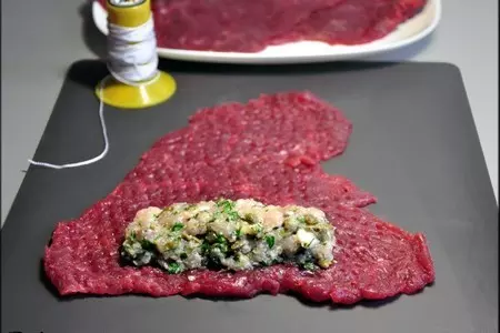 Рулеты из говядины с каперсами и соусом: шаг 6