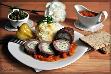Рулеты из говядины с каперсами и соусом: шаг 14