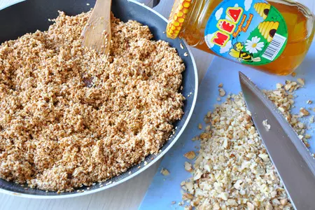Баразек - арабское печенье с медом и кунжутом: шаг 1