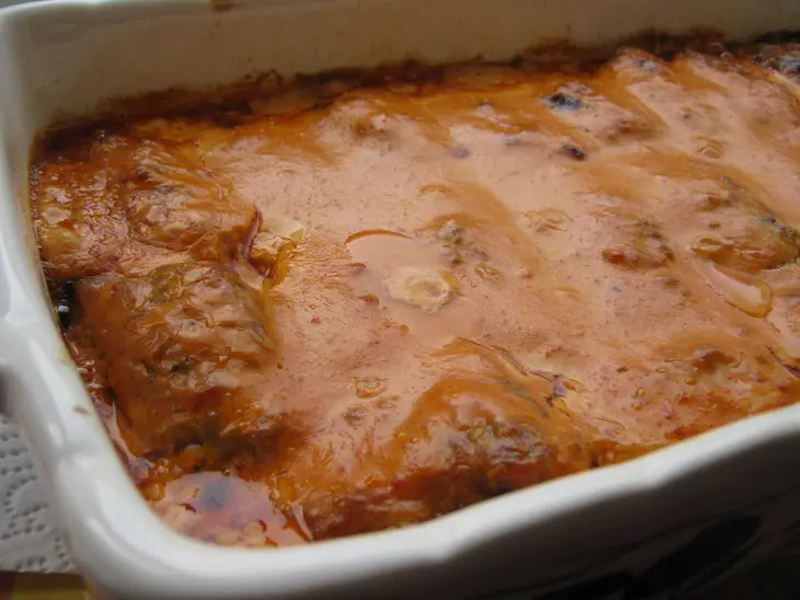 Рулетики мясные с начинкой "лявянги" запечённые в сливочно-томатной заливке..: шаг 8