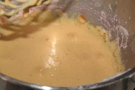 Высокий пышный бисквит из киселя и клубничный торт: шаг 1