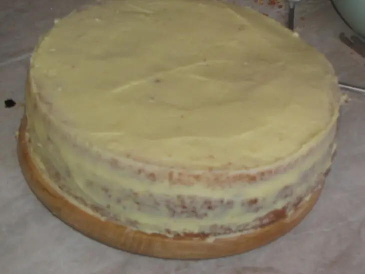Высокий пышный бисквит из киселя и клубничный торт: шаг 7