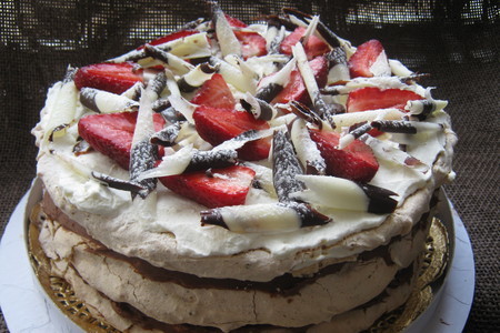 Торт "ореховое безе с шоколадом и клубникой" (nut meringue with chocolate and strawberries).: шаг 16