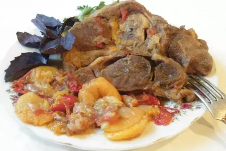 Баранина тушенная с овощами и курагой: шаг 7