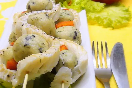 Шашлычки из трески и сырных шариков на пару.: шаг 9