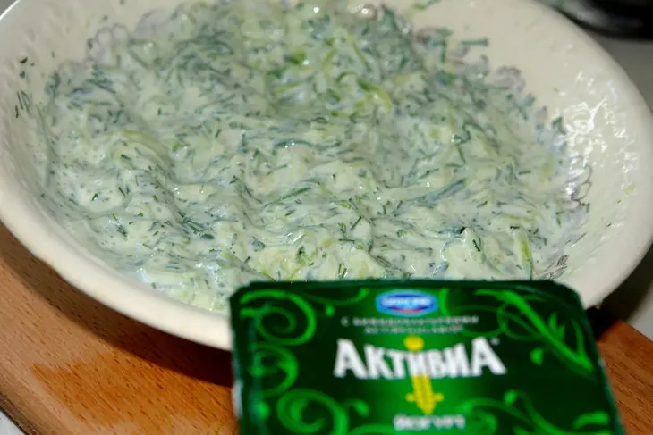 Семга под огуречным соусом и картофельные галушки - все на пару: шаг 6