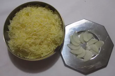 Овощной рулет с мясом индейки в йогуртово-чесночном соусе: шаг 4