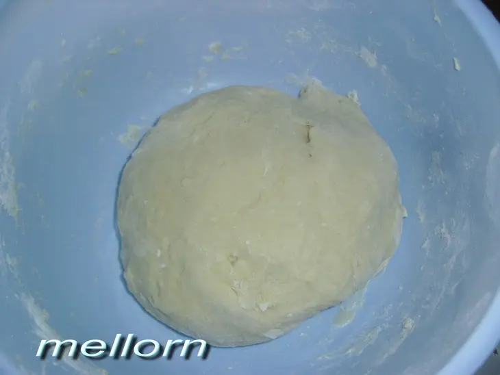 Пирог с грибами и сыром: шаг 1