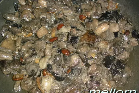 Пирог с грибами и сыром: шаг 3