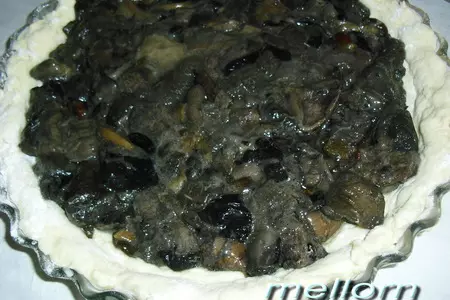 Пирог с грибами и сыром: шаг 5