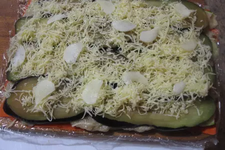 Овощной рулет с мясом индейки в йогуртово-чесночном соусе: шаг 9