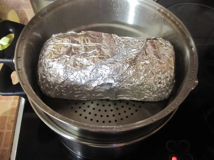 Овощной рулет с мясом индейки в йогуртово-чесночном соусе: шаг 12