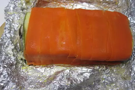 Овощной рулет с мясом индейки в йогуртово-чесночном соусе: шаг 15