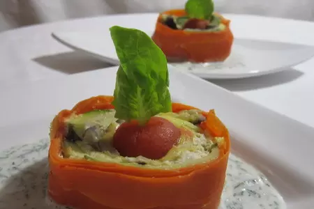 Овощной рулет с мясом индейки в йогуртово-чесночном соусе: шаг 16
