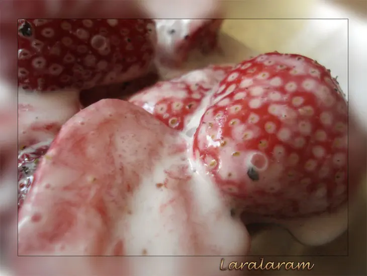 Завтрак для взрослых с клубникой, ликёром, перцем, сливками и "земляничные поляны": шаг 18