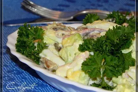 Салат с авокадо, вешенками и осьминогами: шаг 1