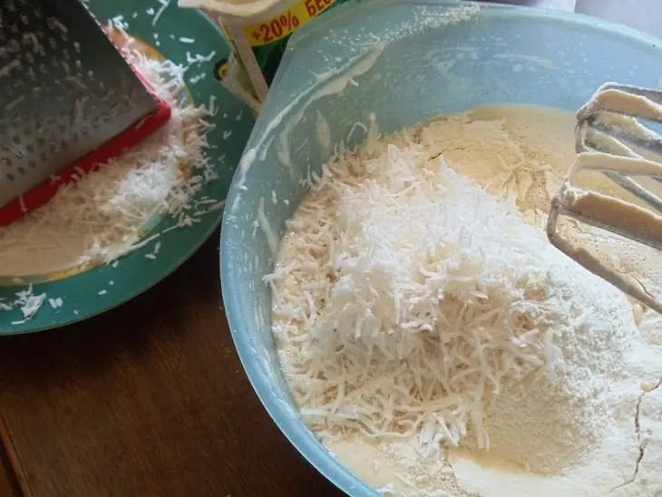 Ананасовый  пирог с кокосовой посыпкой, корицей и кардамоном: шаг 2