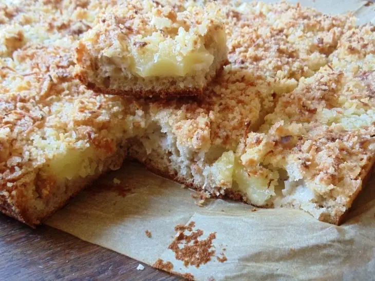 Ананасовый  пирог с кокосовой посыпкой, корицей и кардамоном: шаг 7