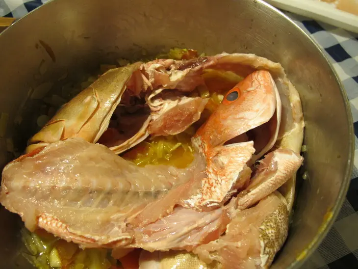 По мотивам французского рыбного супа "буйабес - bouillabaisse": шаг 8