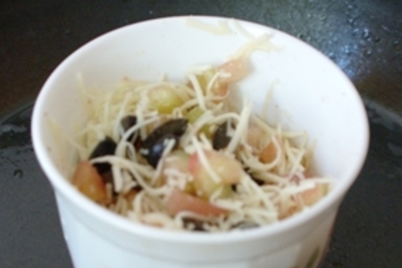 Маленькие каракатицы, фаршированные оливками и помидорами, в сливочно-винном соусе: шаг 2
