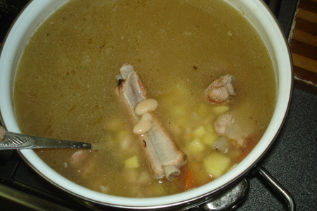 Суп из белой фасоли на бульоне из свинных ребрышек: шаг 3
