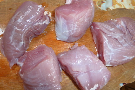 Шпигованное чесноком мясо на мангале с томатным соусом ( из серии "айда на пикник"): шаг 2
