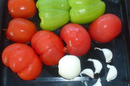 Шпигованное чесноком мясо на мангале с томатным соусом ( из серии "айда на пикник"): шаг 6