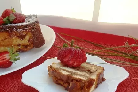 Шоколадный пудинг со сгущенкой, орехами и изюмом: шаг 8