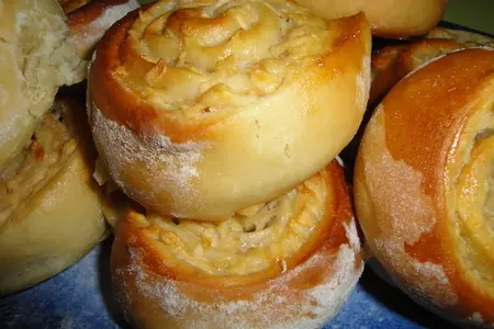 Слойки дрожжевые с яблоками,: шаг 3