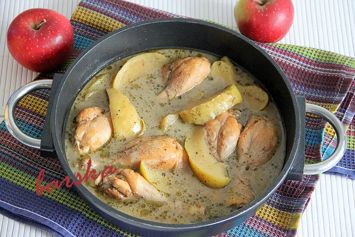 Куриные голени в яблоках: шаг 4