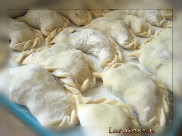 Вареники с вишнями на пару "зимняя вишня": шаг 7