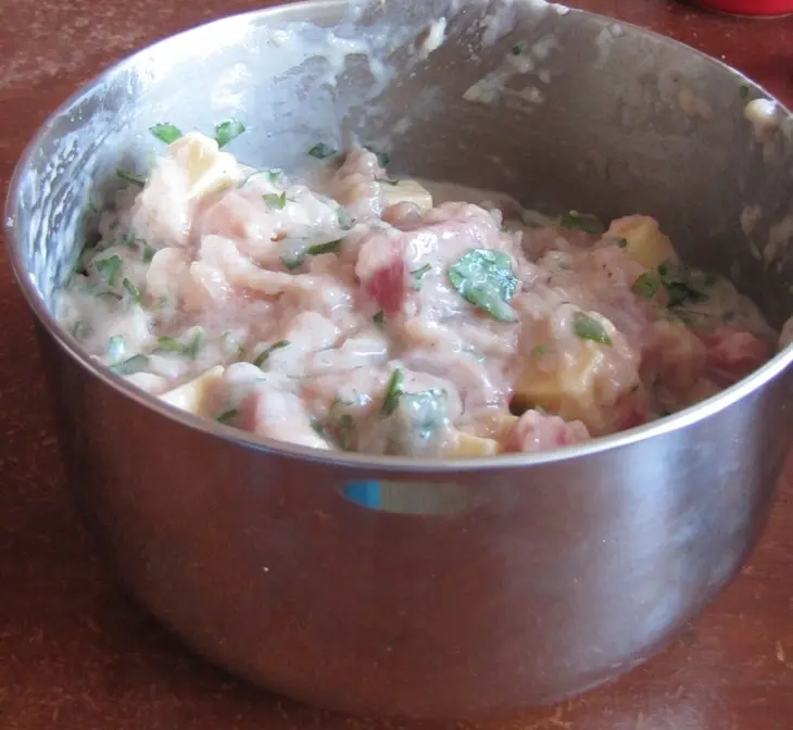 Мясной колобок на бутерброды или в качестве самостоятельной закуски: шаг 7