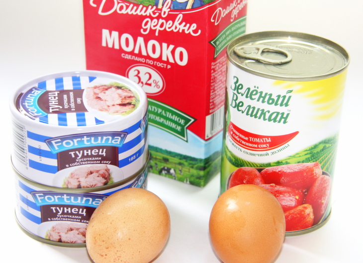 Клафути из тунца и томатов с маслинами.: шаг 1