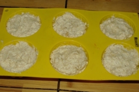 Миндальные пирожные со сливой: шаг 8