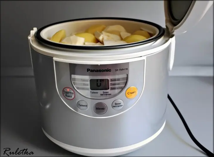 Розмариновые шашлычки из форели с картофельно-сельдереевым пюре и овощным салатом + десерт"трюфель".: шаг 2