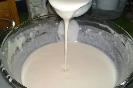 Блинчики на кефире: шаг 1