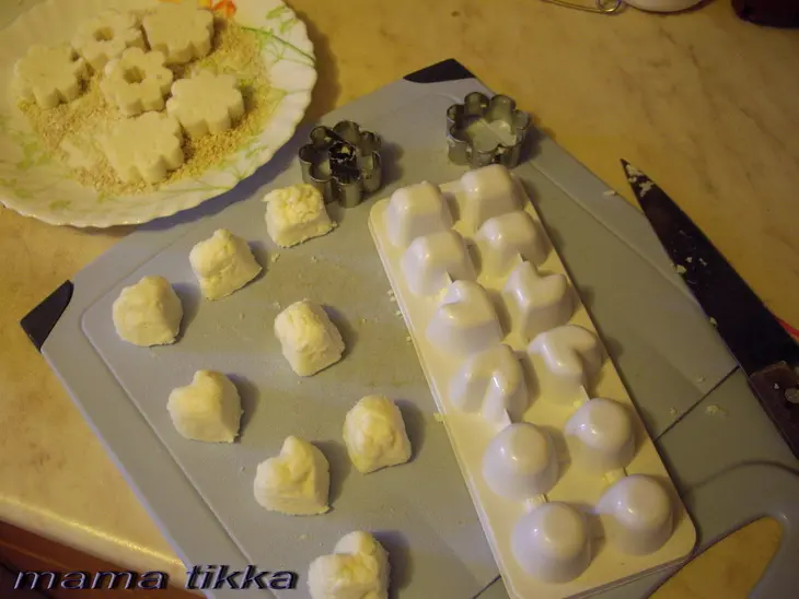 Жареный адыгейский сыр в кунжуте: шаг 1