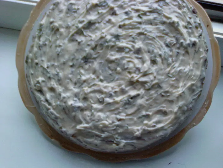 Закусочный торт из кабачков с пастообразным сыром, грибами и зеленью.: шаг 7