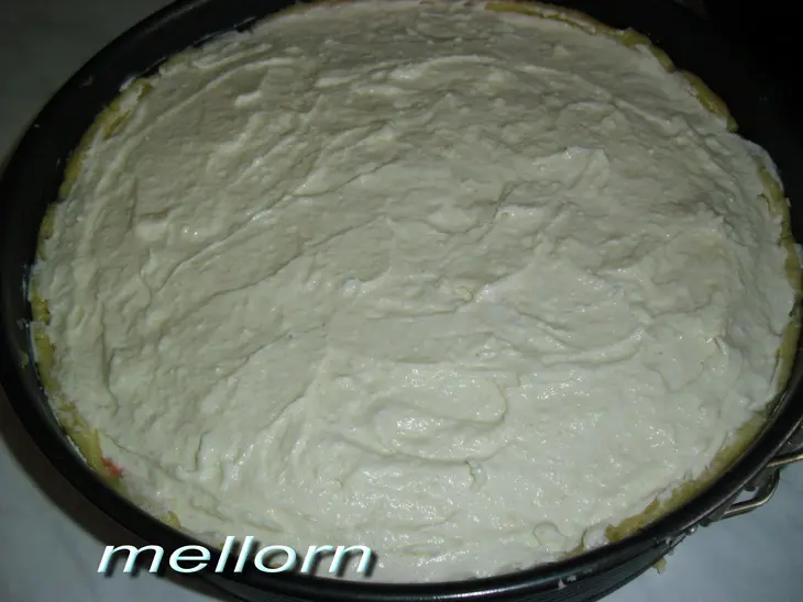 Творожный пирог с клубникой: шаг 10