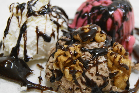 Творожное и творожно-шоколадное мороженое с грецкими орешками: шаг 14