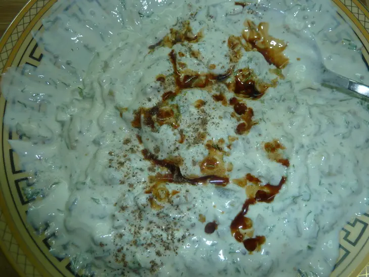 Молодой картофель со сметанным соусом ( очень просто, очень быстро и невероятно вкусно): шаг 3