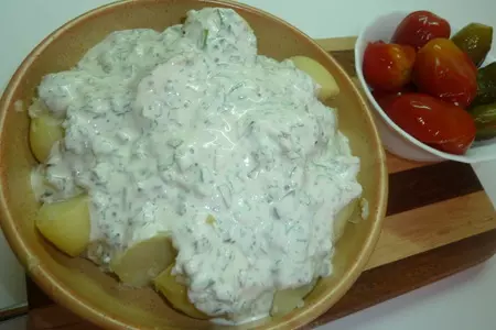 Молодой картофель со сметанным соусом ( очень просто, очень быстро и невероятно вкусно): шаг 8