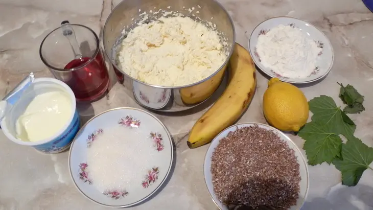 Творожный пудинг с банановой начинкой: шаг 1