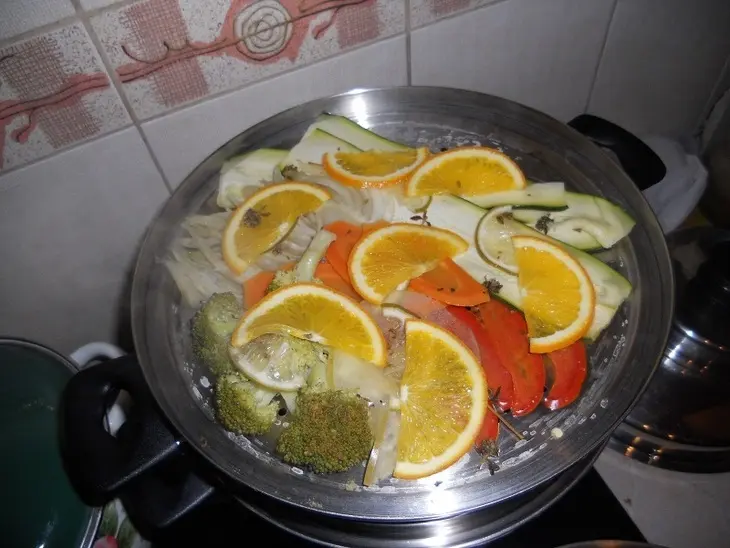 Треска на пару с овощами: шаг 12