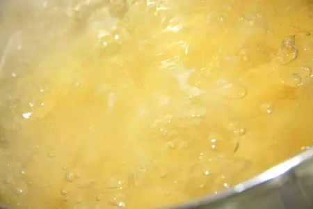 Конкильони (conchiglioni) с мясным фаршем и орехами в сливочном соусе.: шаг 5