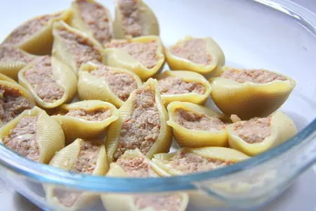 Конкильони (conchiglioni) с мясным фаршем и орехами в сливочном соусе.: шаг 7