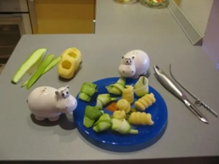 Котлетки из куринного филе с овощами "летняя мозаика": шаг 4